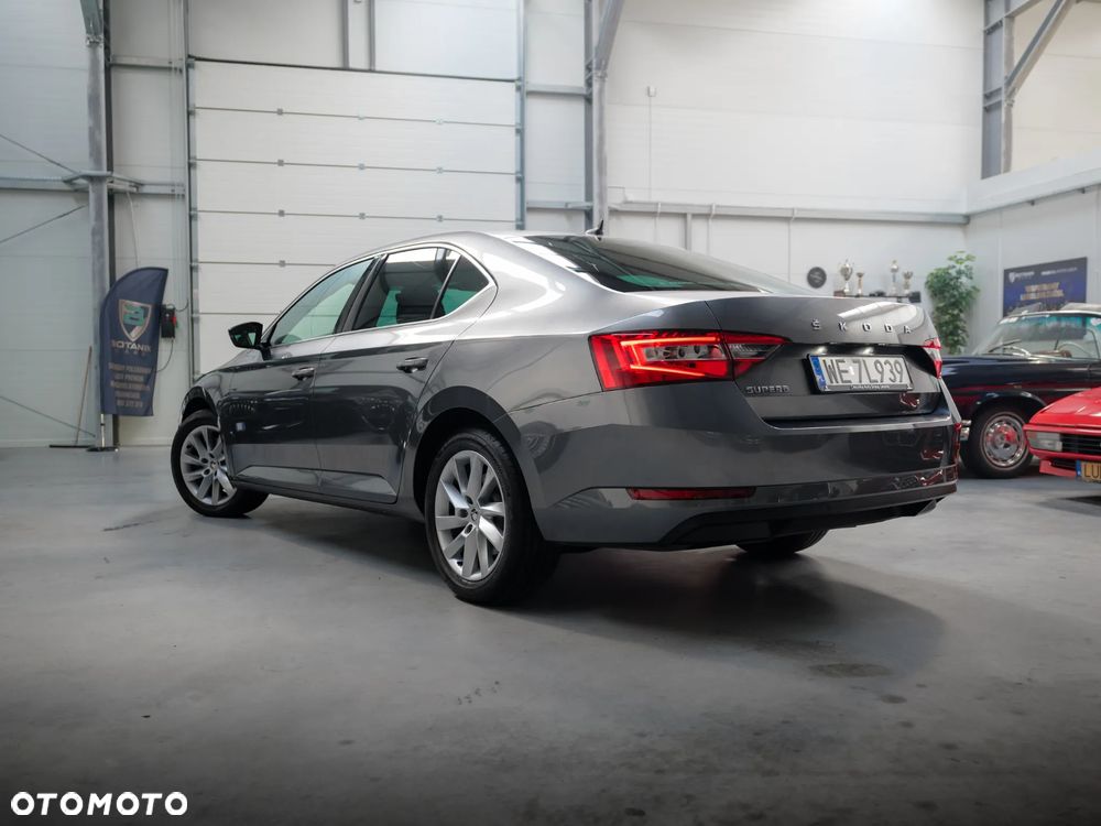 Skoda Superb 2.0 TDI SCR Ambition - 7