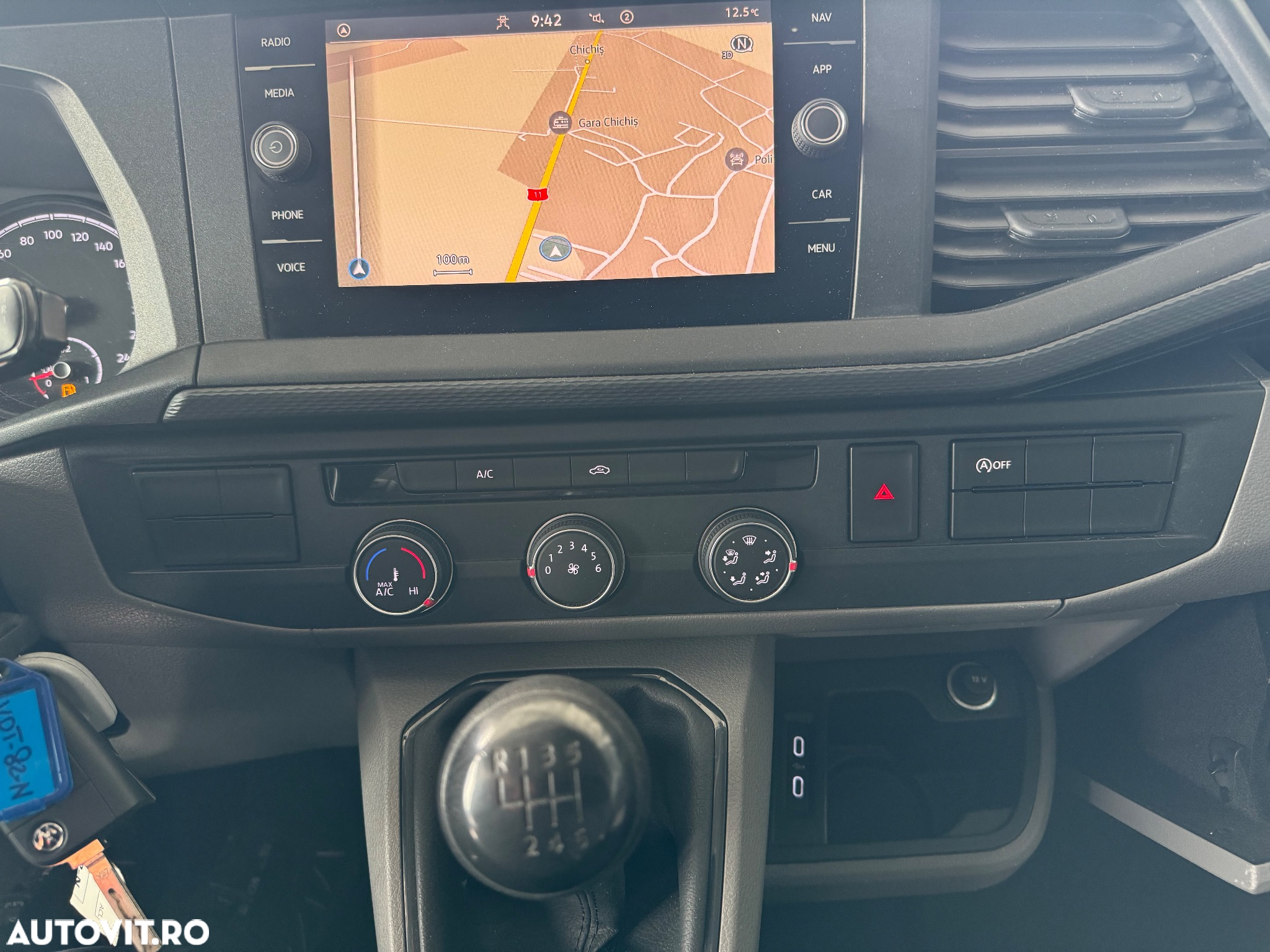 Volkswagen Transporter T6.1 - 25