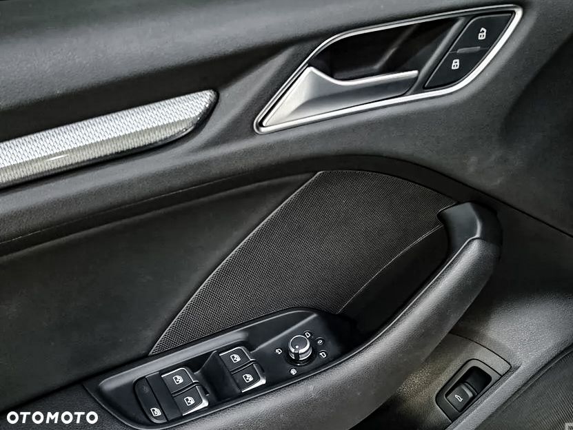 Audi A3 Limousine 40 TFSI quattro S tronic design - 18