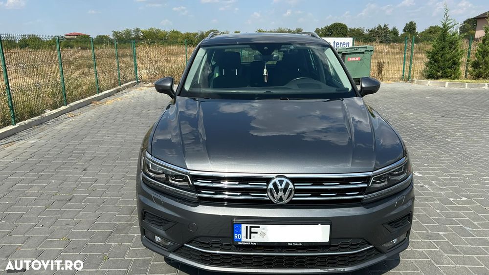 Volkswagen Tiguan - 1