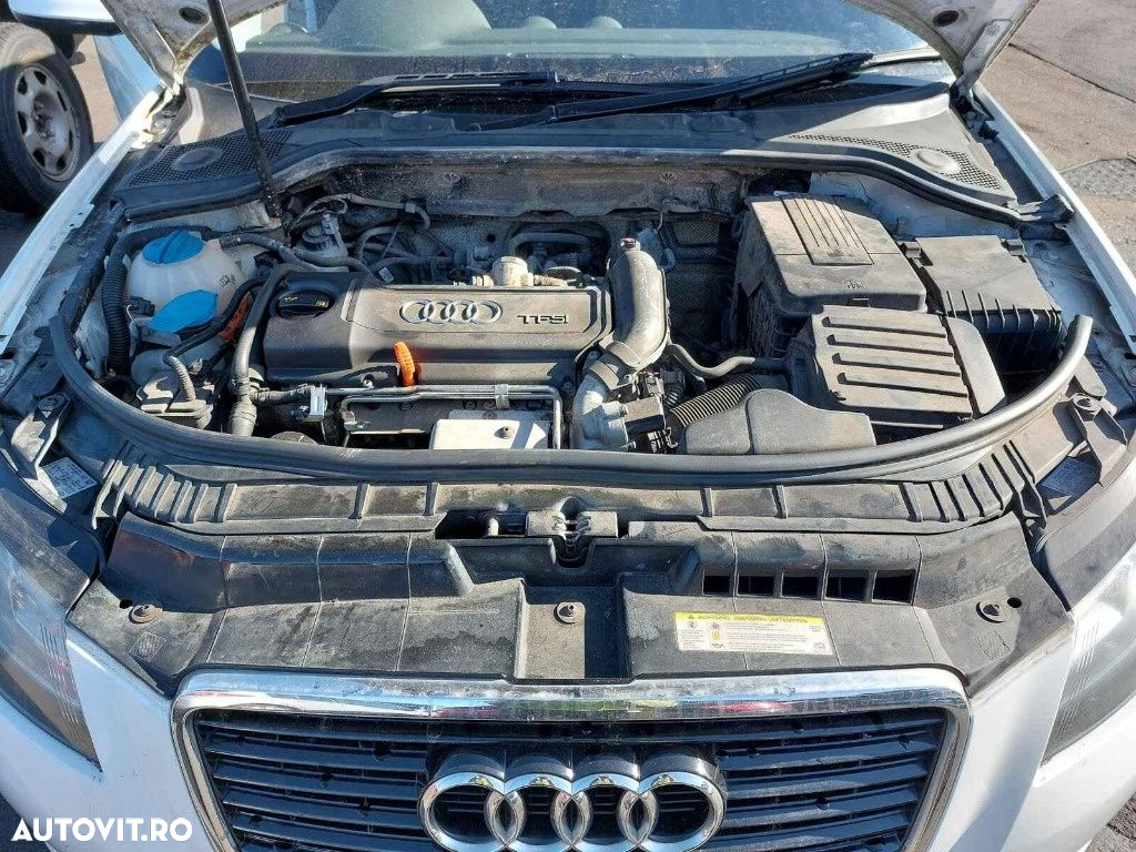 Capac motor protectie Audi A3 8P 2011 HATCHBACK 1.4 TFSI CAXC - 11