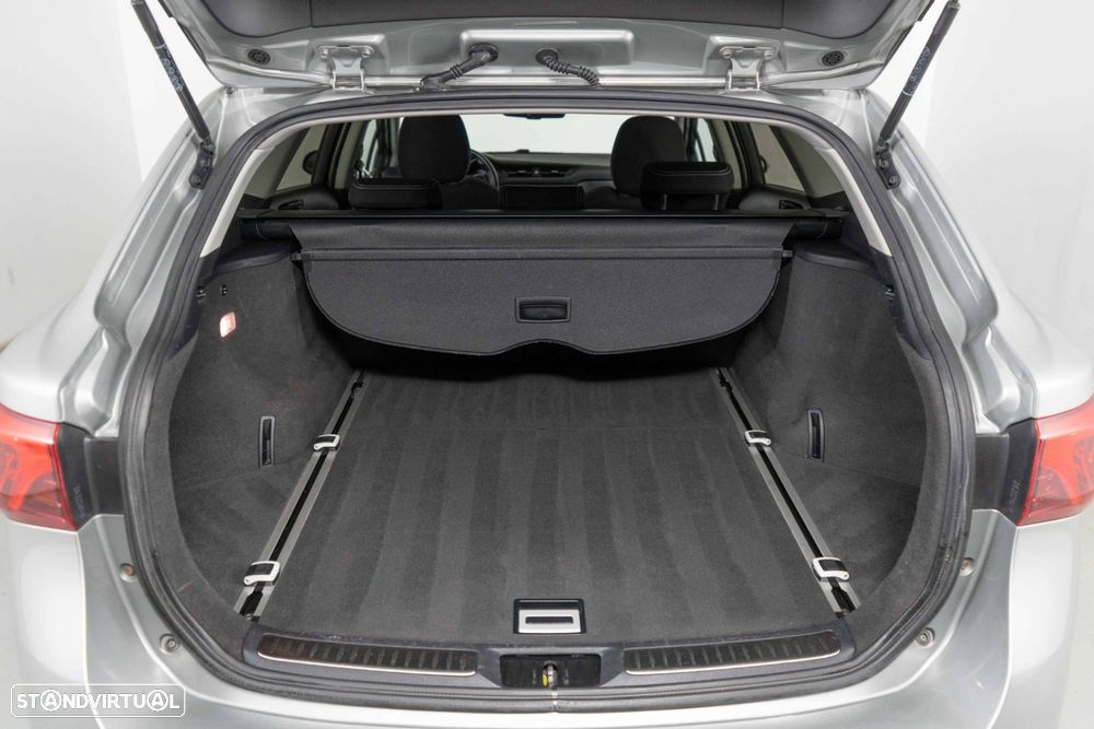 Toyota Avensis Touring Sports 1.6 D-4D Luxury+GPS - 13