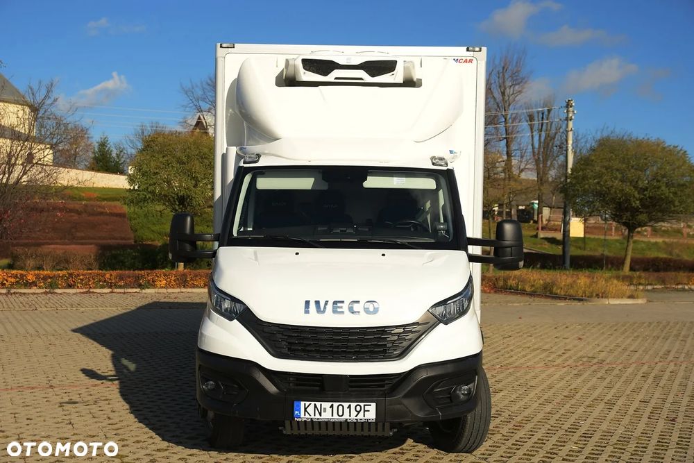 Iveco 72C18  3,0 180KM  Zanotti Z380  230 V 6,1m 12 palet dł -20+20 ładowność 3460kg - 12