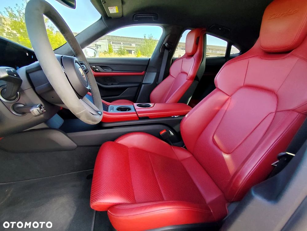 Porsche Taycan Turbo - 7
