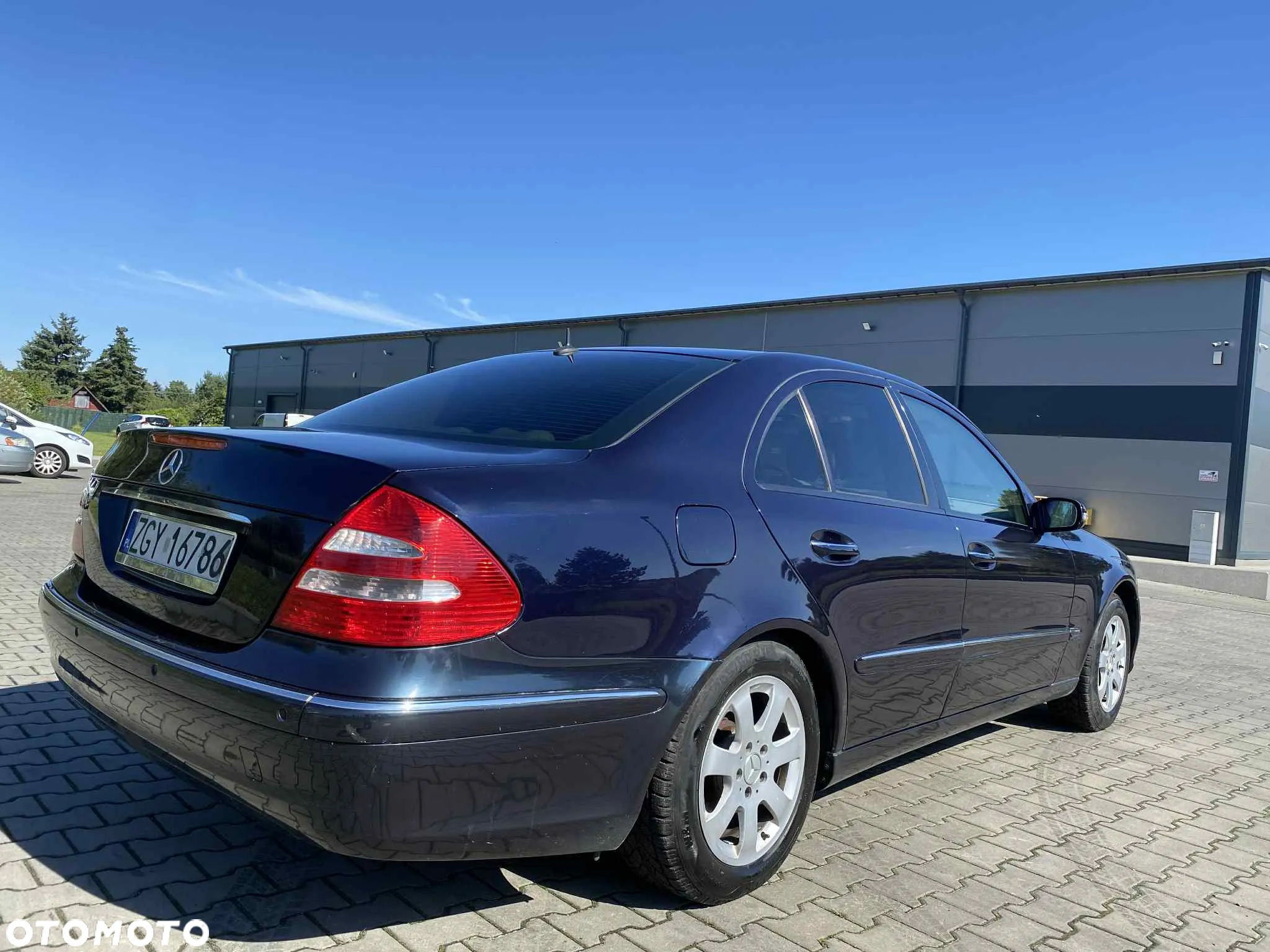 Mercedes-Benz Klasa E 240 4-Matic T Elegance - 5