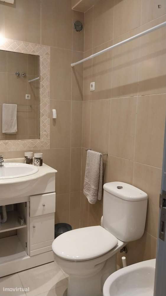 Quarto - localizado em Amadora Lisbon - Grande imagem: 4/19
