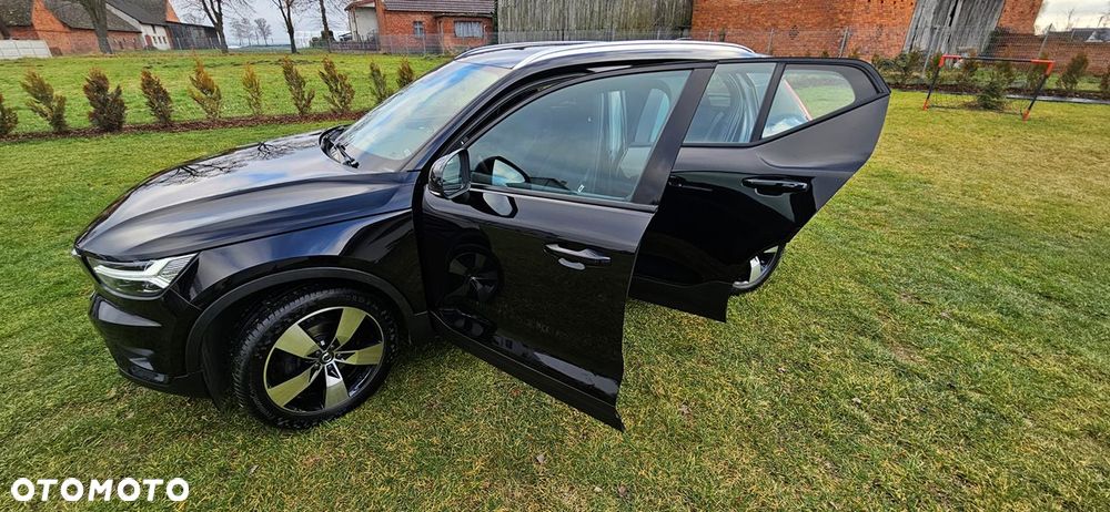 Volvo XC 40 T3 Geartronic Momentum Pro - 26