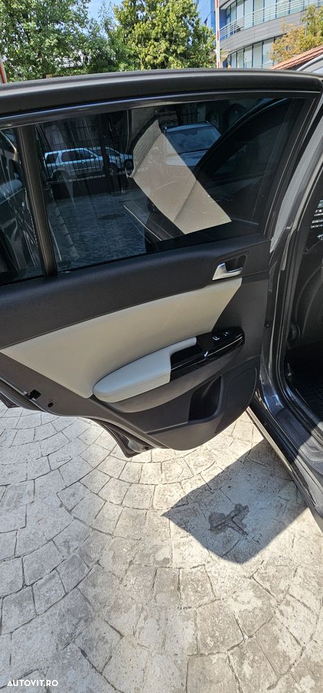 Kia Sportage 1.6 DSL 7DCT HP 4x4 GT Line - 9