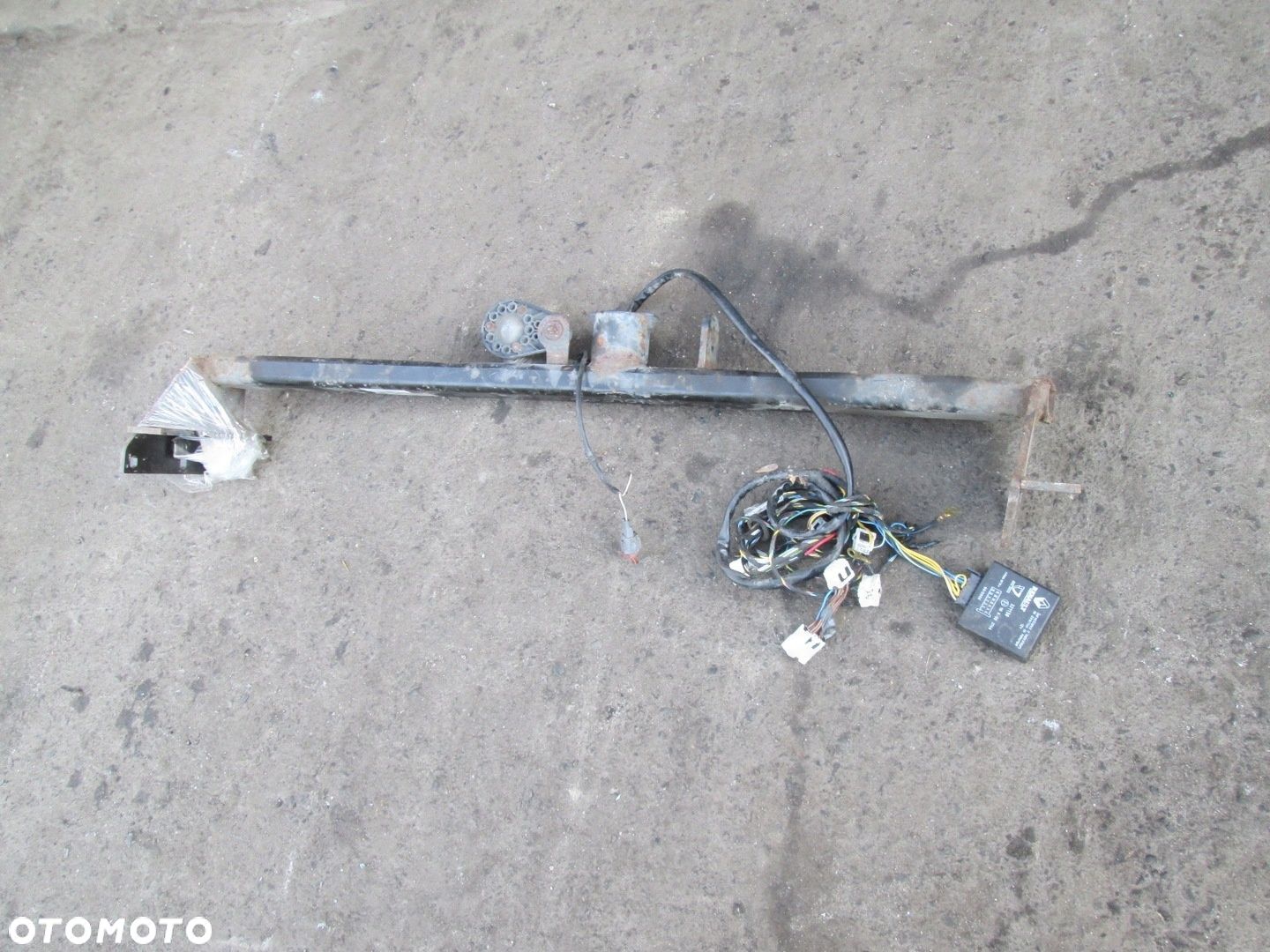 HAK BELKA HAKA RENAULT KOLEOS I 7711423453 WESTFALIA  MODUŁ  WIĄZKA - 1