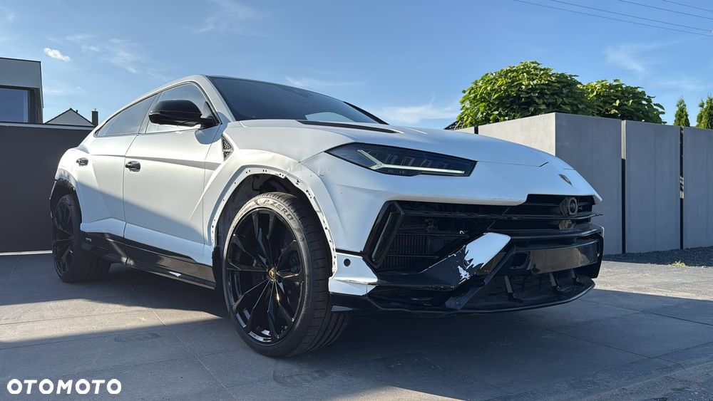 Lamborghini Urus - 12