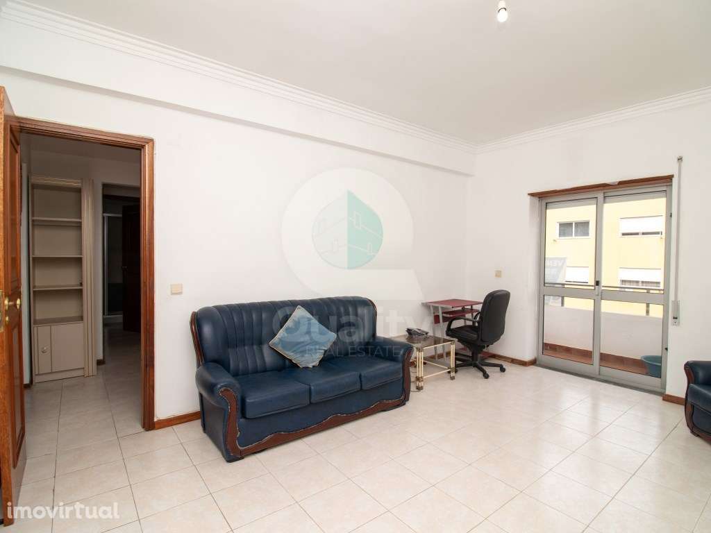 APARTAMENTO T1 NA BAIXA DA BANHEIRA COM MUITA LUMINOSIDADE - Grande imagem: 2/29