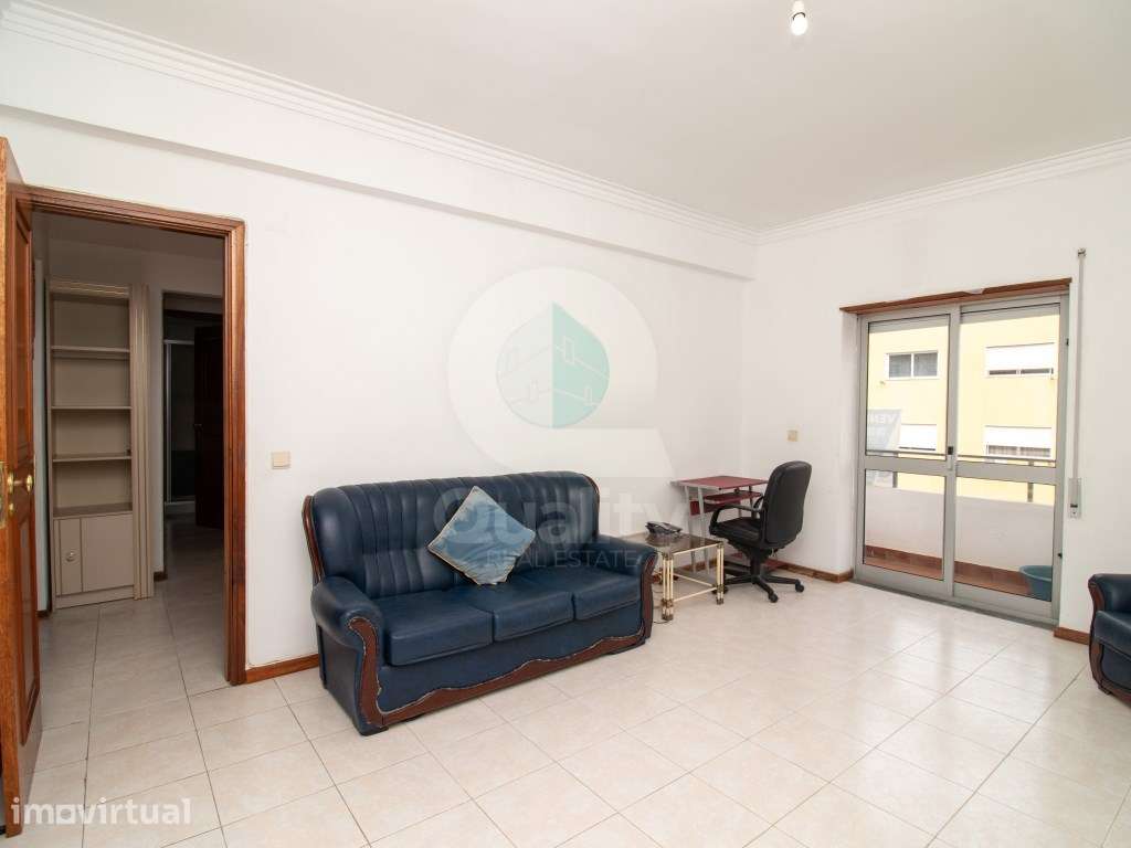 APARTAMENTO T1 NA BAIXA DA BANHEIRA COM MUITA LUMINOSIDADE - Grande imagem: 2/29
