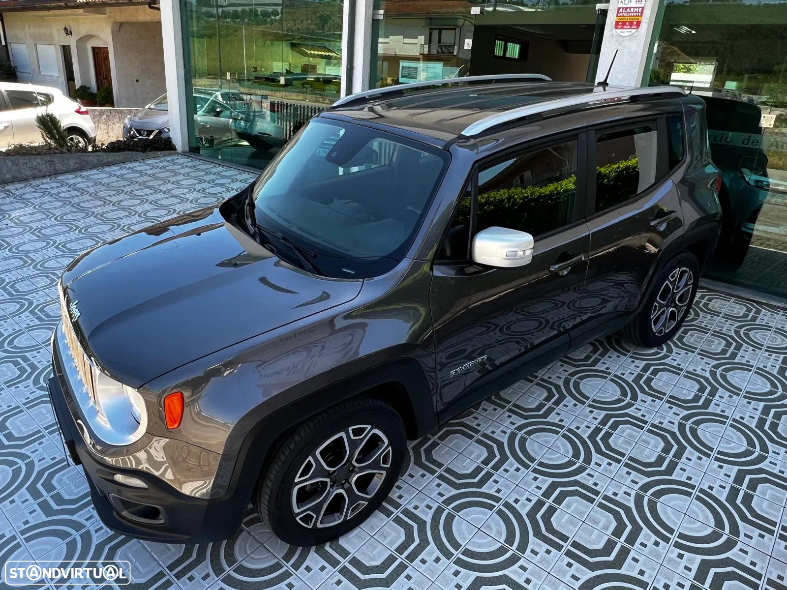 Jeep Renegade 1.6 MJD Limited - 23