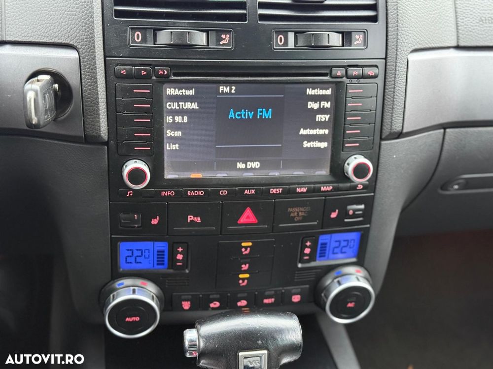 Volkswagen Touareg - 11