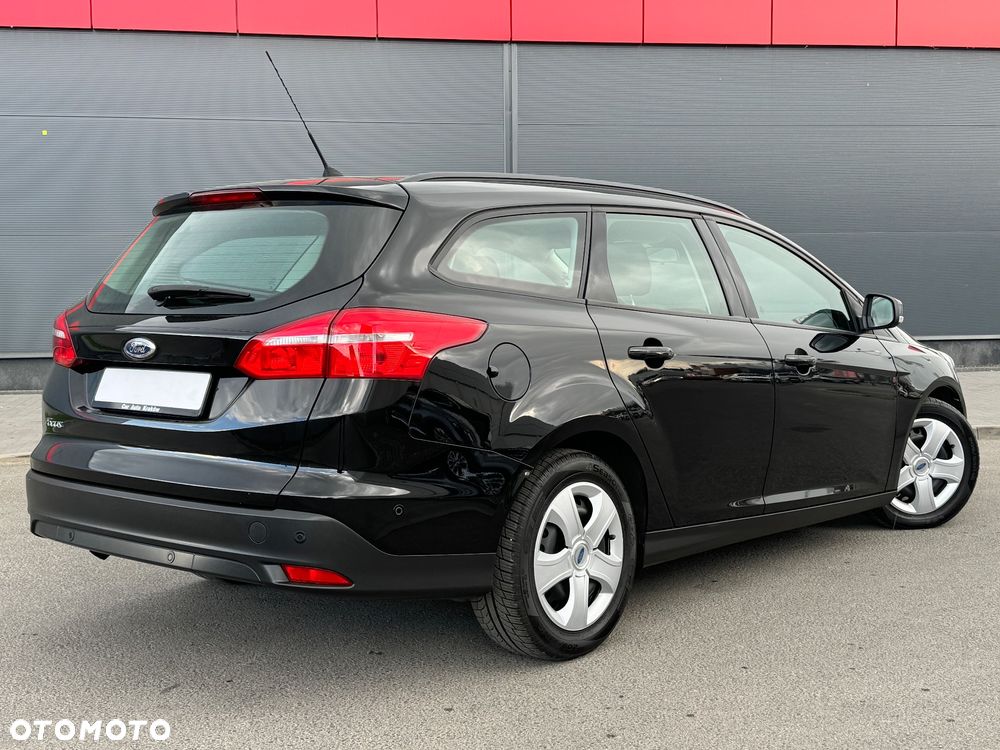 Ford Focus SW 1.5 TDCi Titanium ASS PowerShift - 3