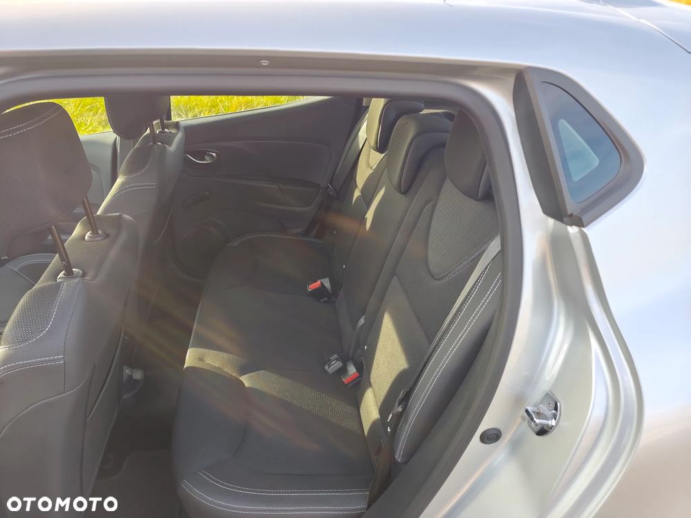Renault Clio - 11