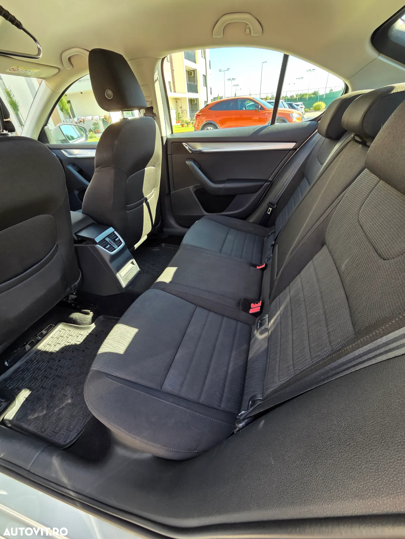 Skoda Octavia 1.6 TDI AMBITION - 13