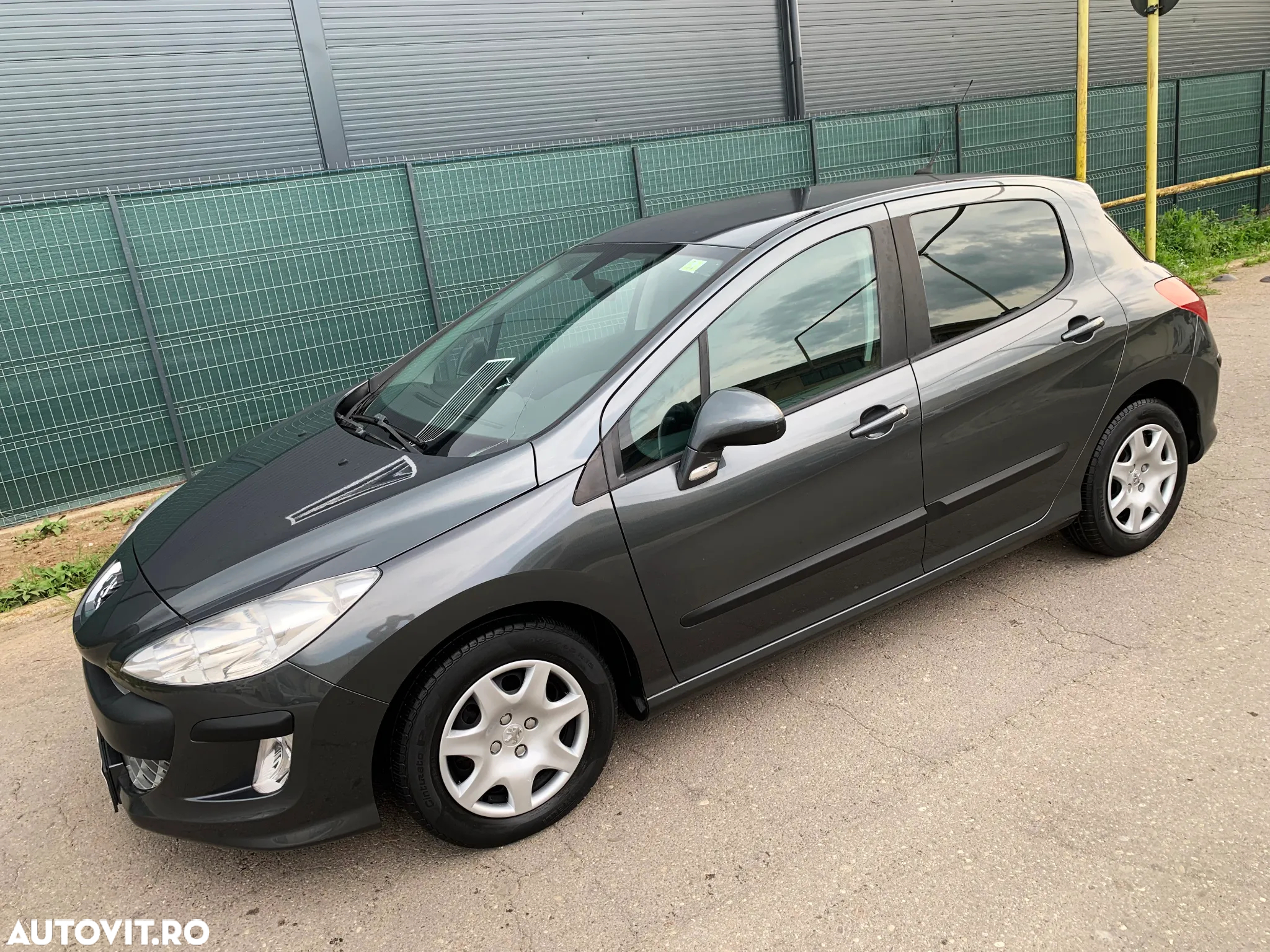 Peugeot 308 1.6HDi Confort Pack - 2