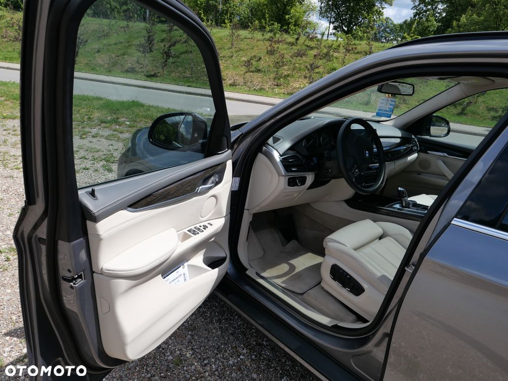 BMW X5 xDrive40d - 14