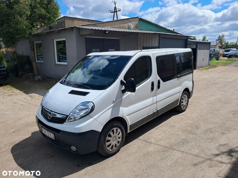 Opel Vivaro - 1