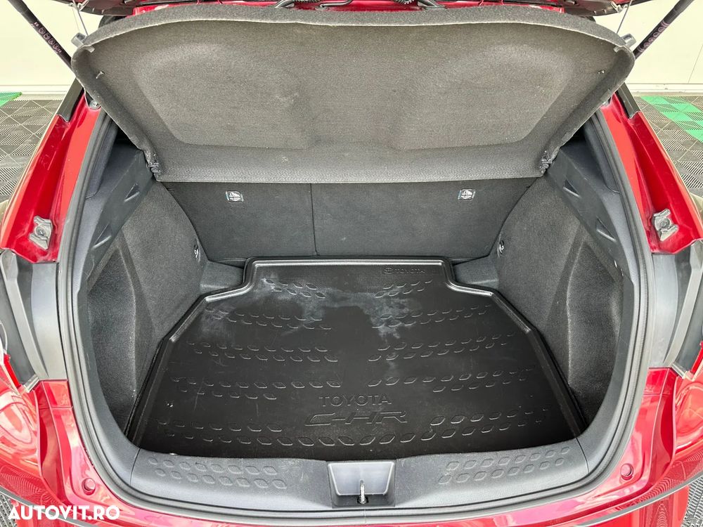Toyota C-HR Lounge - 9