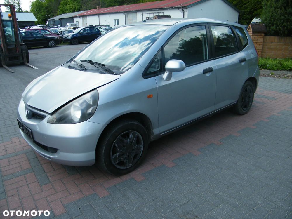 Honda Jazz II (04-08r.) 1.4 B 82KM. Silnik L13A1 Skrzynia SWLM lakier 480 BLUE VITALITY DERIN MAVI. Cały na części. GWARANCJA !!! Przód Tył Zestaw Komplet Drzwi Klapa Zderzak Błotnik Maska Grill Atrapa Szyba Pas Lampa Lusterko Boczki Fotel Kanapa Kokpit Deska Rozdzielcza Przełącznik Włącznik Sterownik Przewody Wiązka Instalacja Moduł Komputer Czujnik Listwa Pompa Alternator Wtryski Głowica Rozrusznik Kompresor Sprzęgło Dwumas Silnik Skrzynia ABS Klimatyzacji Paliwa Wspomagania Kolektor Turbina Przepustnica Zawór Chłodnica Koło Hak Belka Sanki Zawieszenie Mcpherson Półoś Amortyzator Wydech Tłumik Zacisk Most - 4