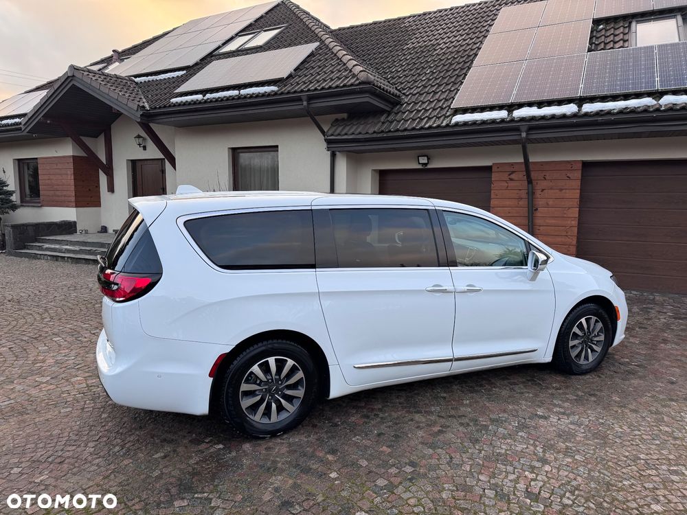 Chrysler Pacifica - 36