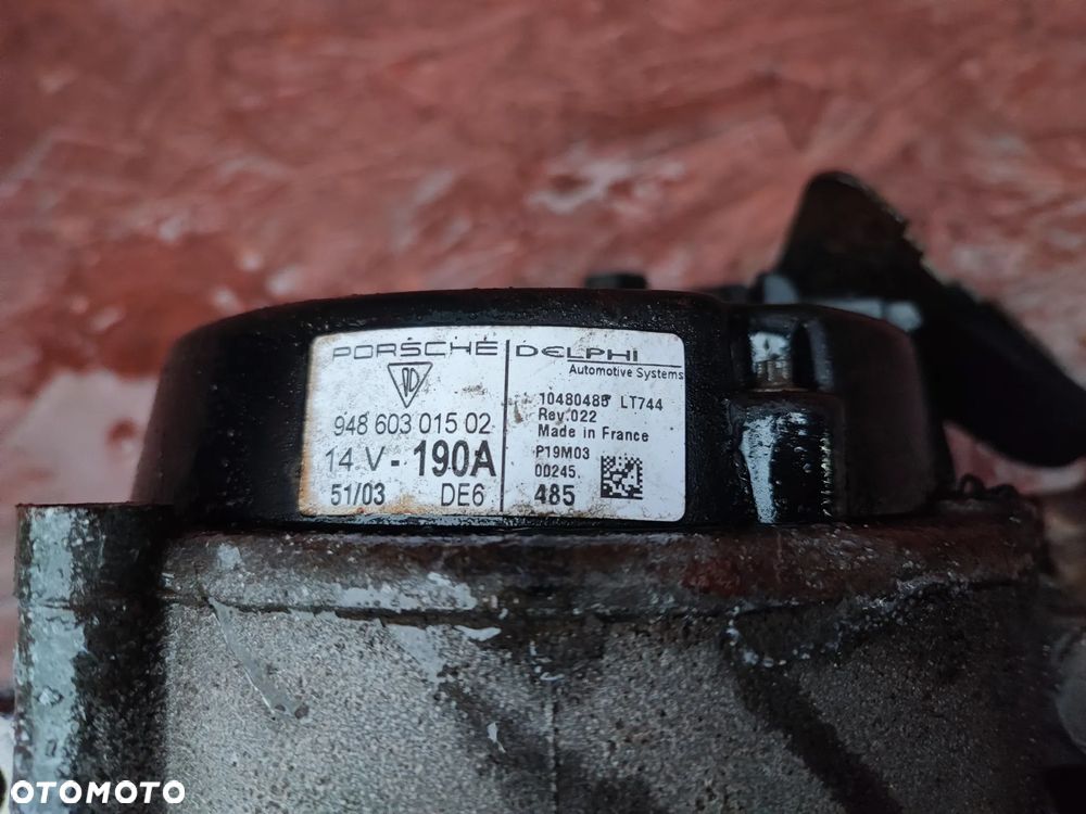PORSCHE CAYENNE ORYGINALNY ALTERNATOR DO GAMY SILNIKA M48.00 V8 4.5 / 4.5 TURBO S CHŁODZONY CIECZĄ MARKI DELPHI 190A O NR. 948 603 015 02 OEM - 8
