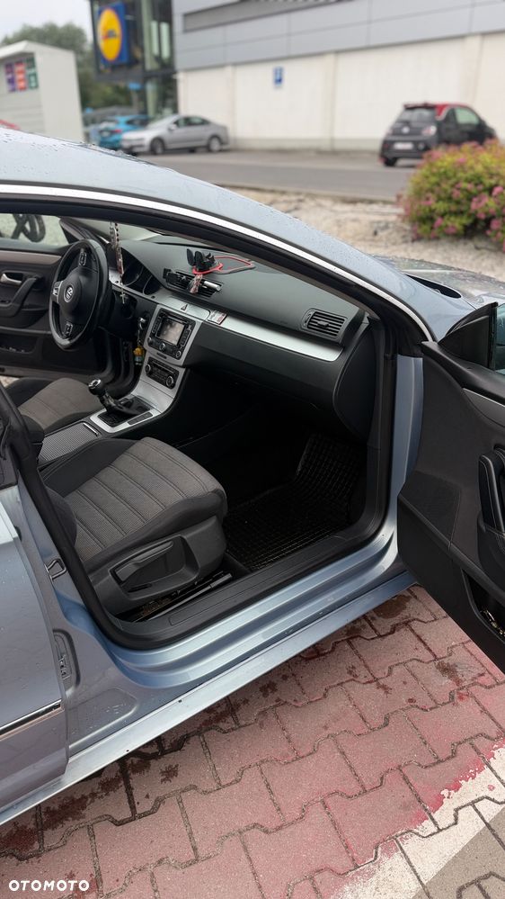 Volkswagen Passat 2.0 TDI Comfortline - 4