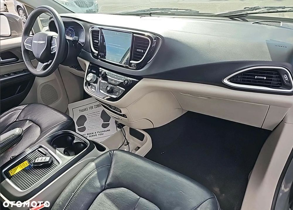 Chrysler Pacifica - 14