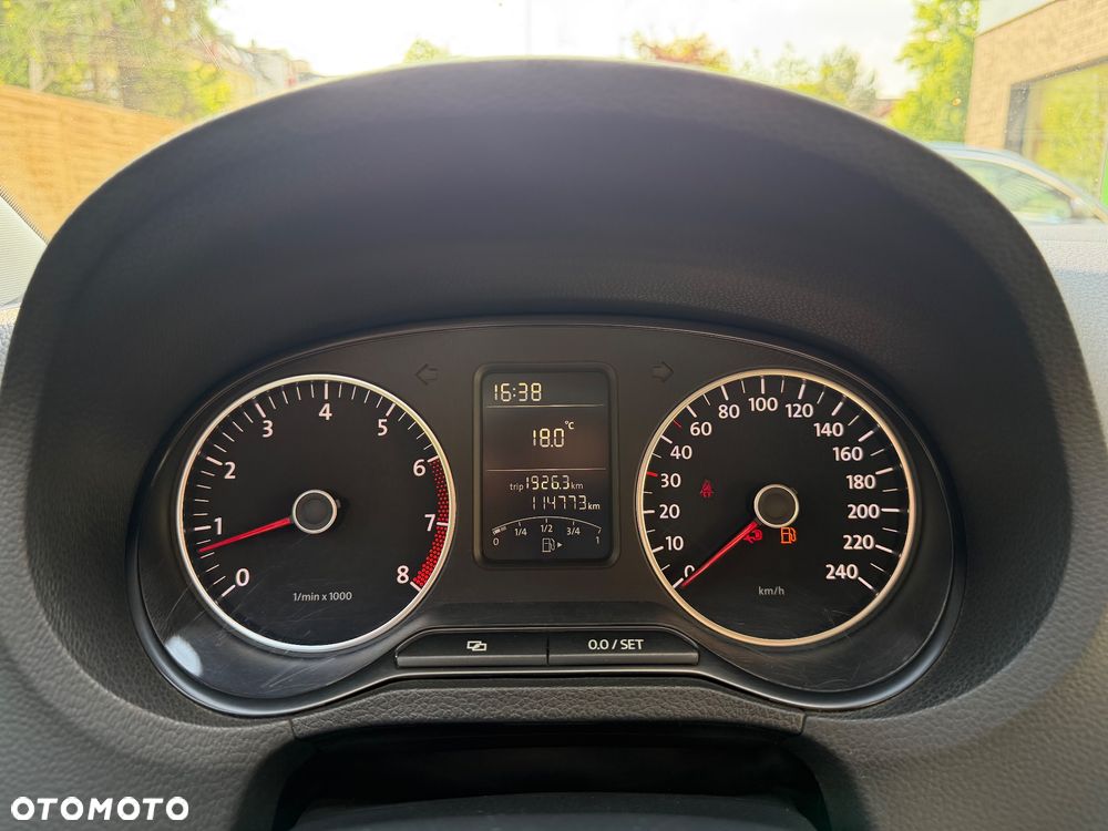 Volkswagen Polo 1.4 16V Comfortline - 10