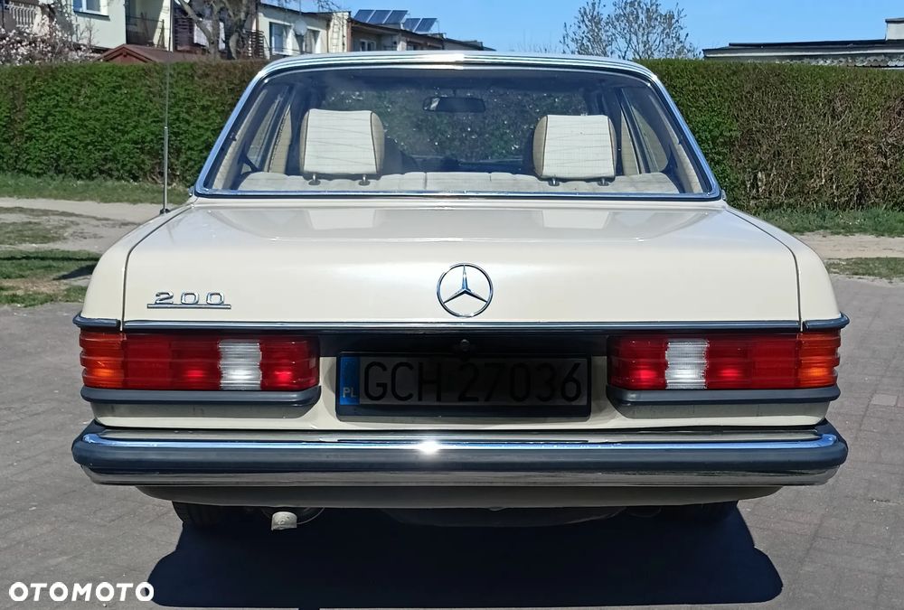 Mercedes-Benz W123 - 6