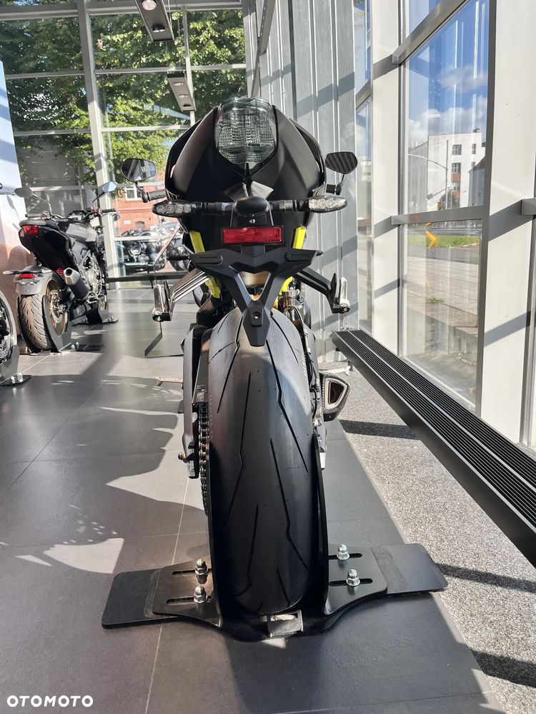 Triumph Street Triple - 7