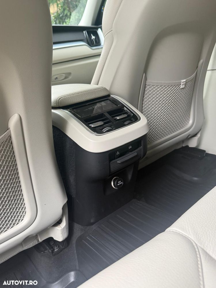 Volvo XC 60 D4 AWD Momentum - 10