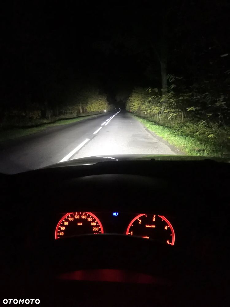 BMW Seria 5 520d Touring - 2