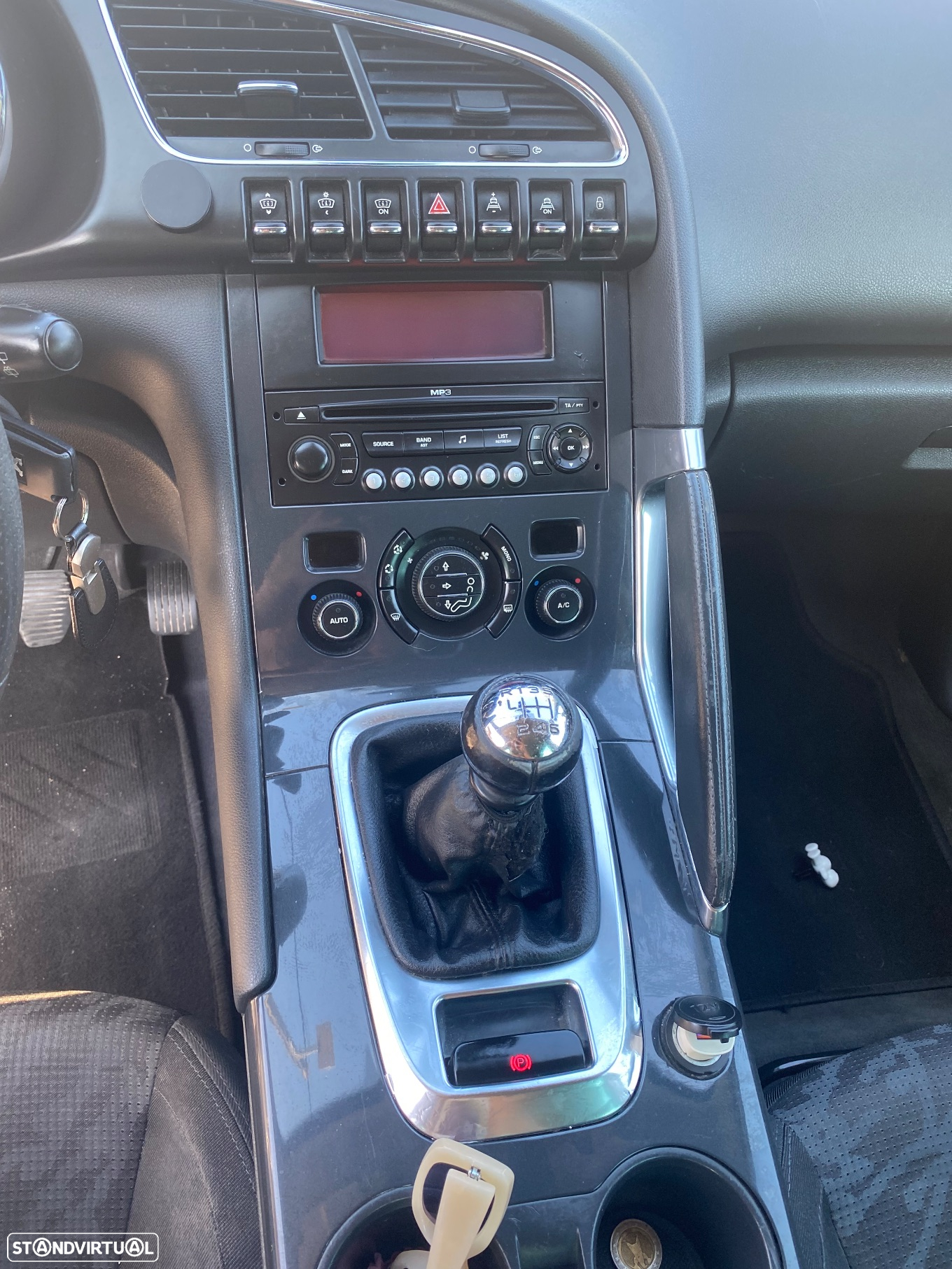 Peugeot 3008 1.6 HDi Premium - 10