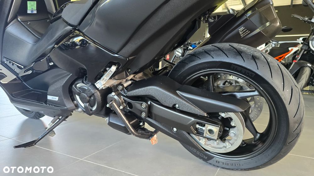 Yamaha Tmax - 25
