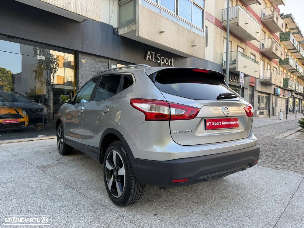 Nissan Qashqai 1.6 dCi N-Connecta 18 - 11