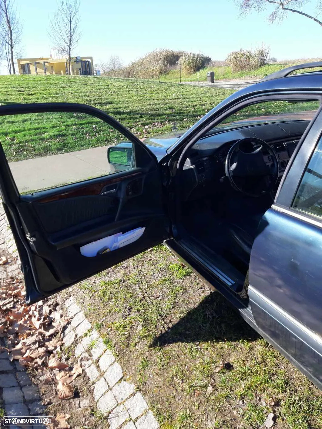 Mercedes-Benz E 250 TD Classic - 13