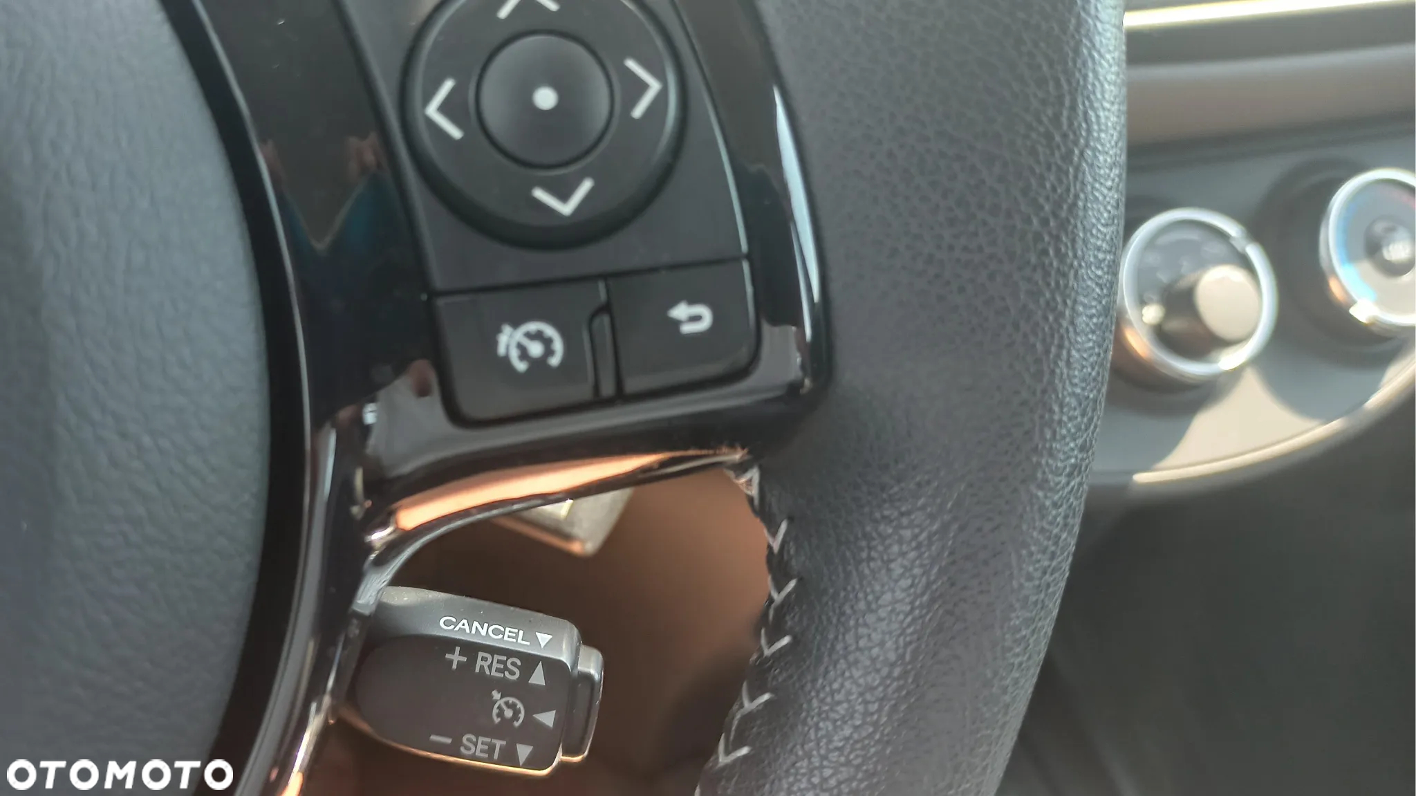 Toyota Yaris 1.5 Premium - 12