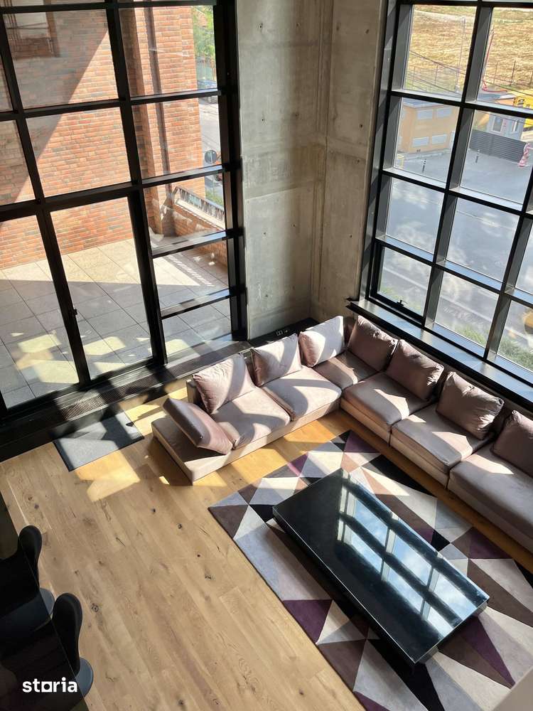 Duplex spectaculos cu 4 camere, 214 mp și terasă privată — fotografia 2