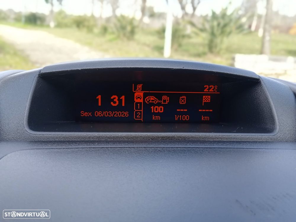 Citroën Berlingo XL (Longa) 1.6 Hdi 100cv 3 lugares 5 portas - 25