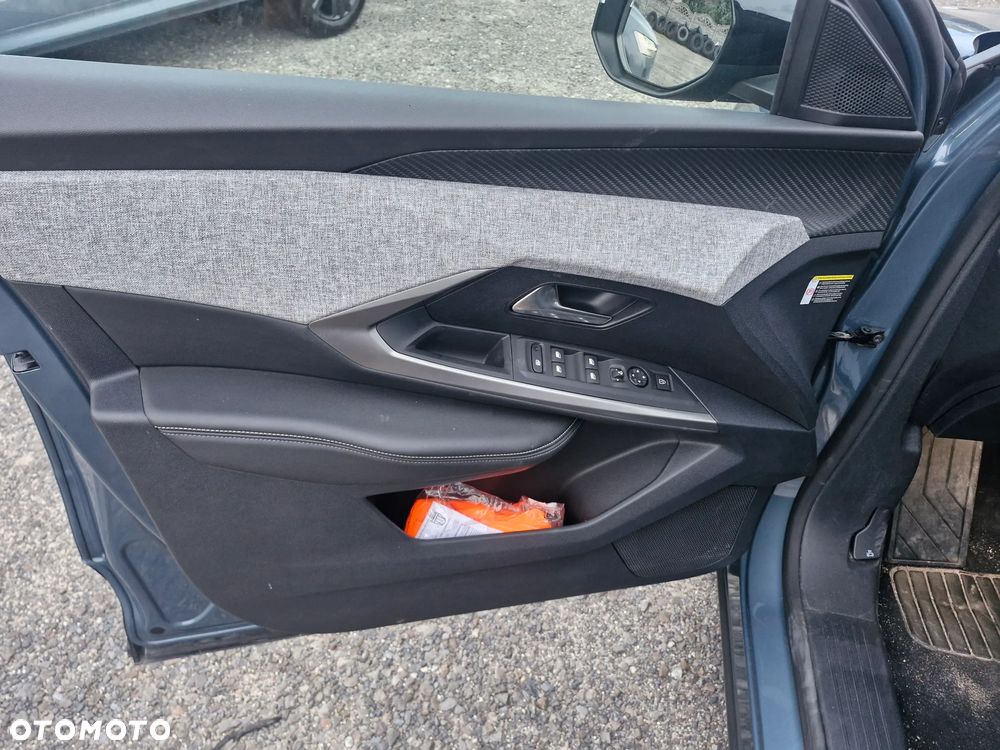 Peugeot 3008 1.2 PureTech mHEV Allure Pack S&S e-DCS6 - 13