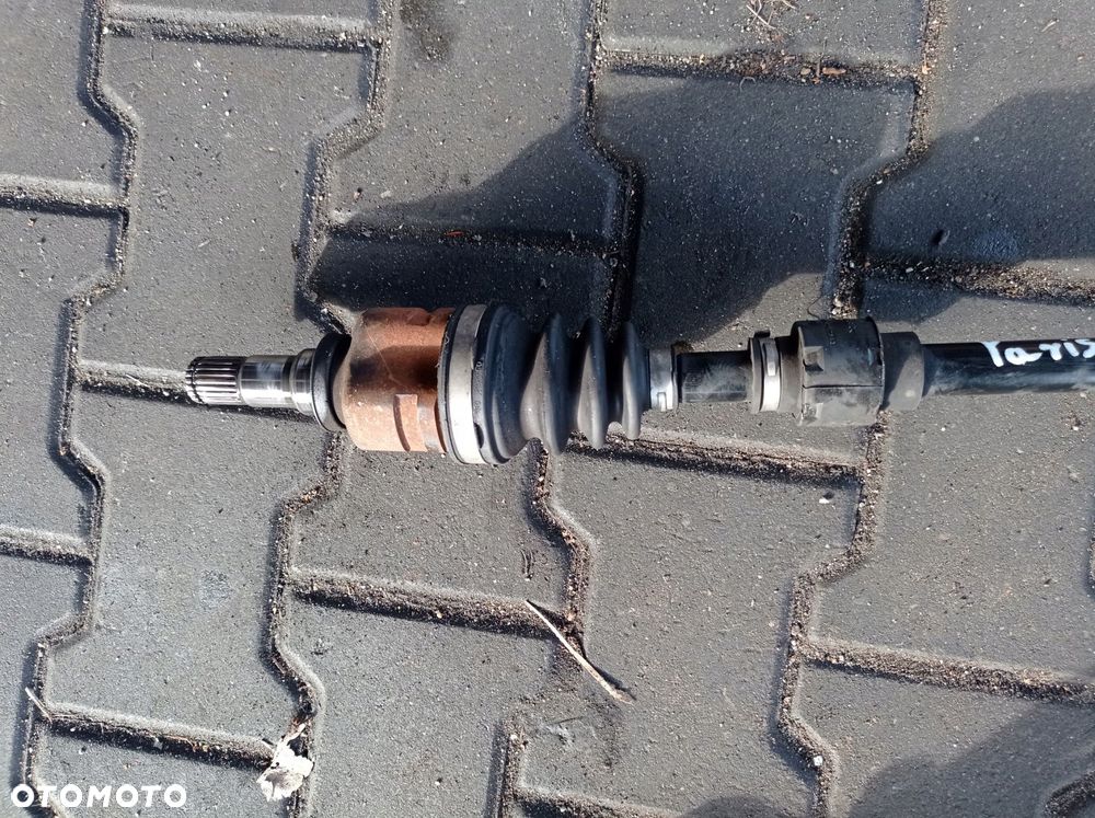 TOYOTA YARIS II PÓŁOŚ LEWA - 2