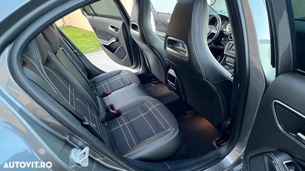 Mercedes-Benz A - 11