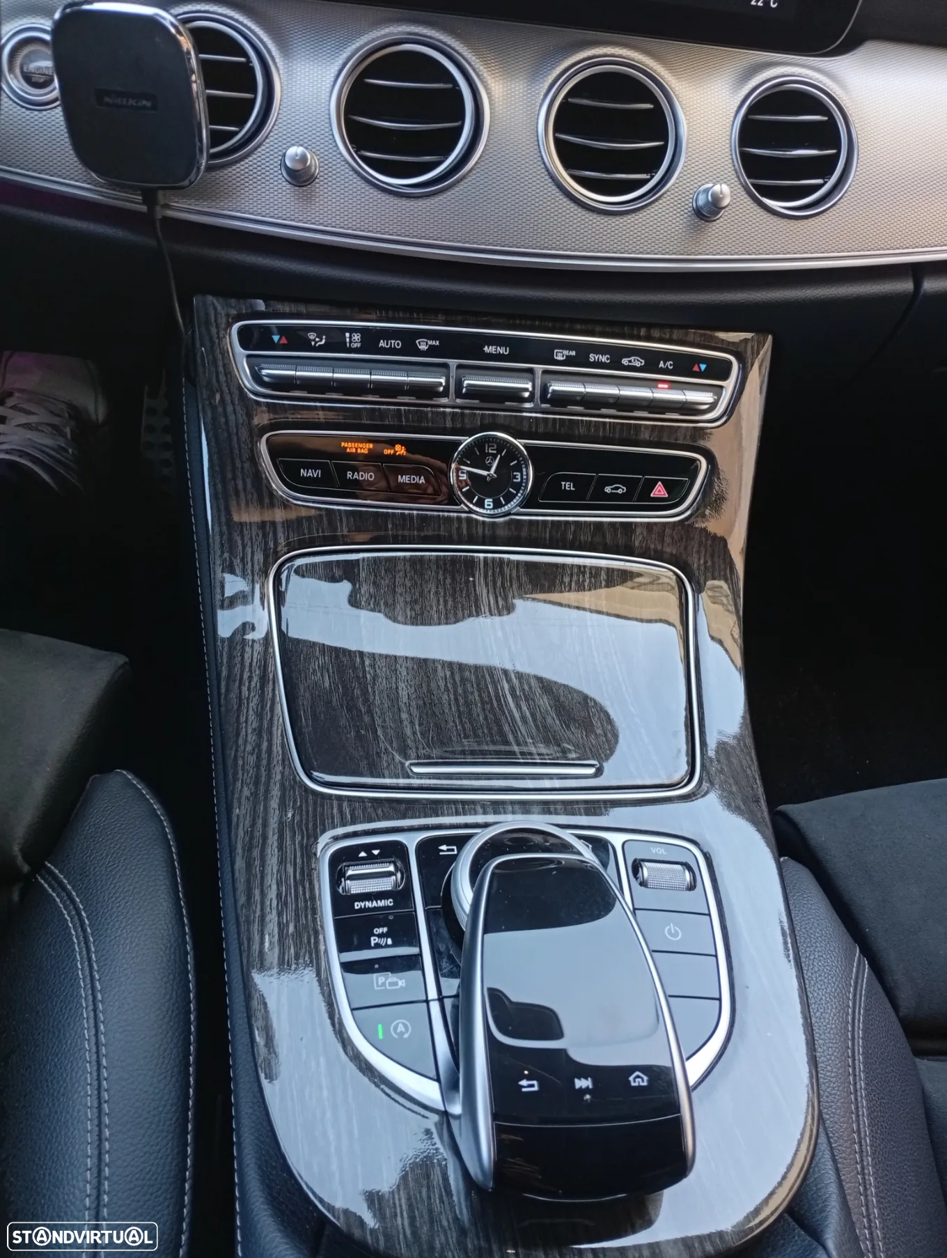 Mercedes-Benz E 220 d 4Matic 9G-TRONIC AMG Line - 4