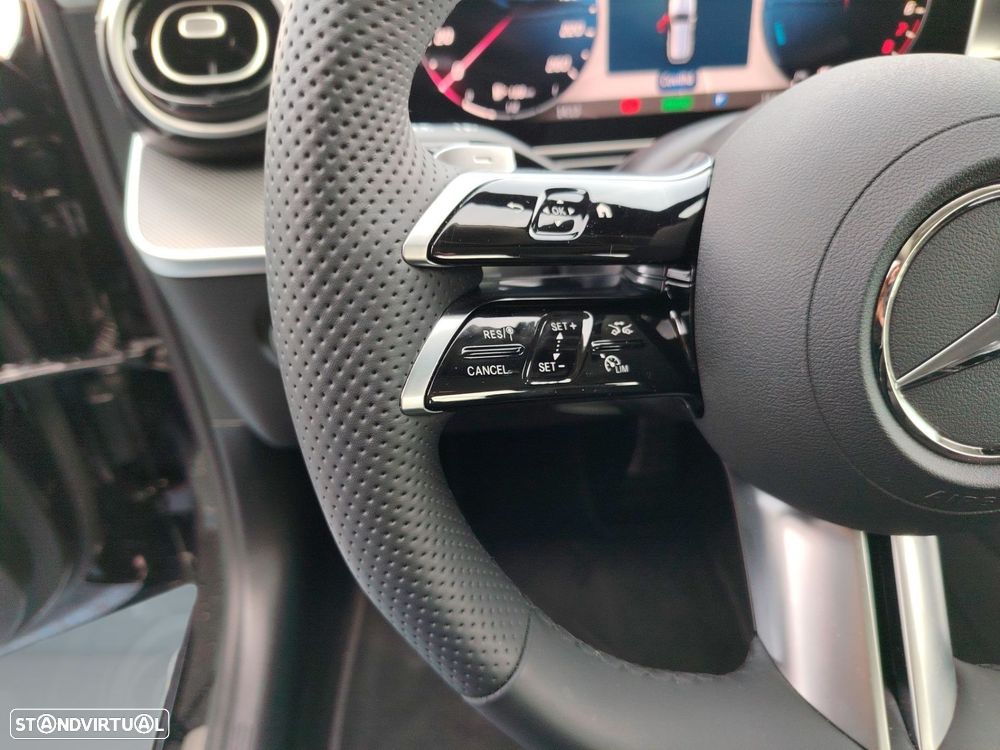 Mercedes-Benz C 300 e AMG Line — fotografia 18