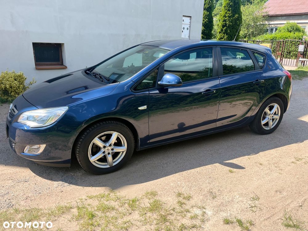 Opel Astra 1.6 Design Edition - 9
