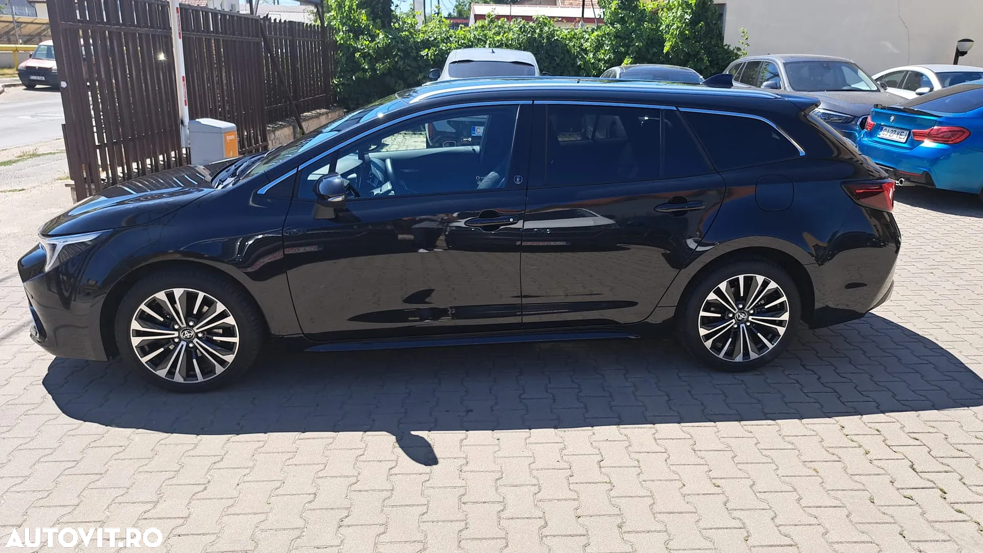 Toyota Corolla Sedan 1.8 HEV Business - 4