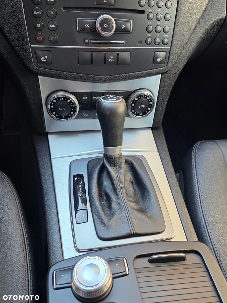 Mercedes-Benz Klasa C 320 CDI 7G-TRONIC Avantgarde - 31